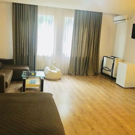 Solo Lucky Apartment Tbilisi Ngoại thất bức ảnh