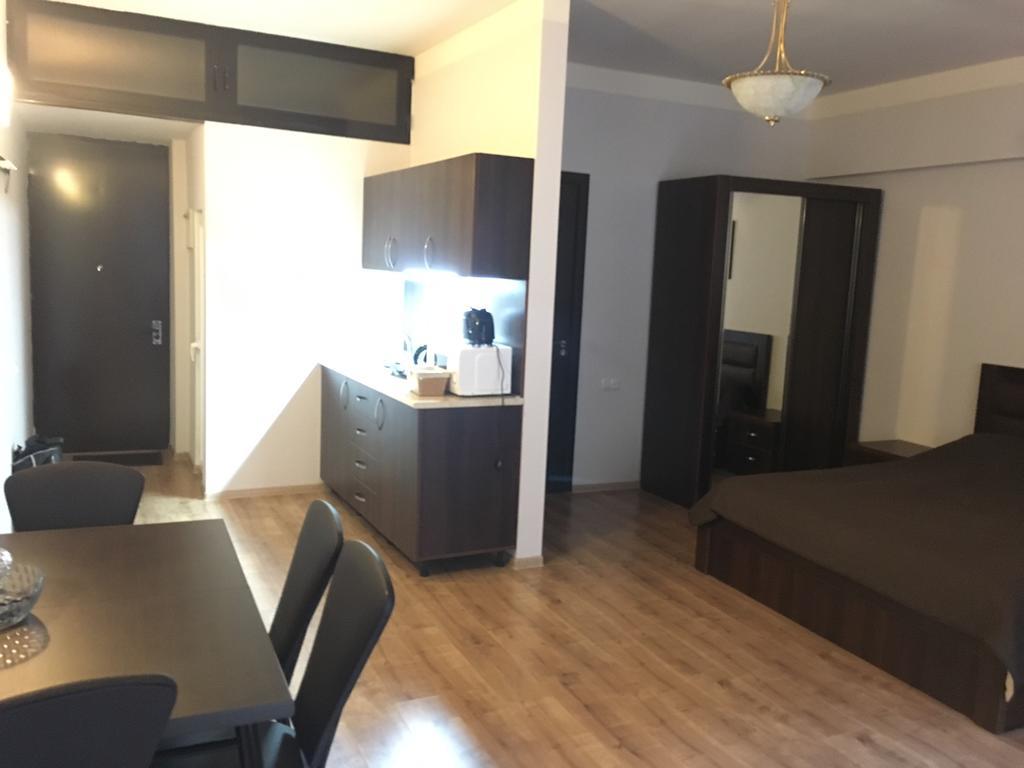 Solo Lucky Apartment Tbilisi Ngoại thất bức ảnh